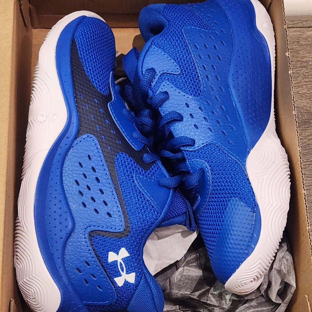 NEW Boxed Under Armour 2Y Big Kid Basketball Sneaker
